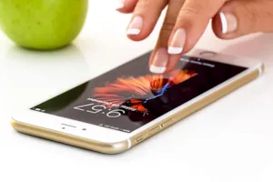 Przydatne na prezent dla nastolatka używane Iphone