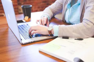 Na co zwrócić uwagę przy wymianie baterii do laptopa Toshiba?